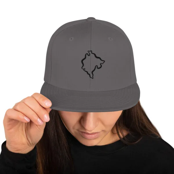 classic-snapback-dark-grey-front-671837fb4c6cc.jpg Genial gorra Snapback - Mapa Montenegro (negro)