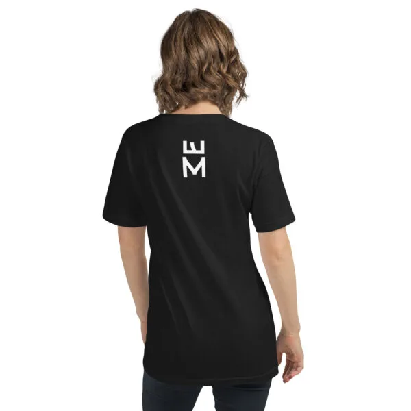 unisex-v-neck-tee-black-back-6720e7e73bfd6.jpg Vigorosa camiseta Unisex manga corta y cuello V - Guerrero Montenegrino