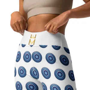 all-over-print-yoga-leggings-white-front-2-68e4689b69a69.jpg Atractivo leggings de yoga de mujer - Ojo Místico