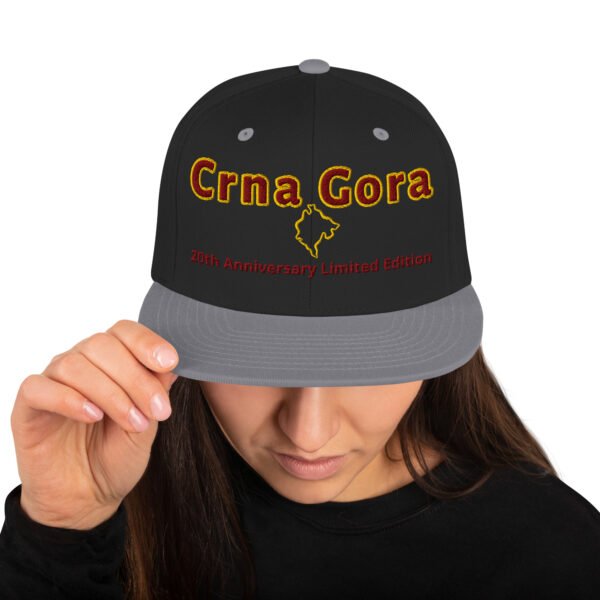classic-snapback-black-silver-front-69f94ec3b1f54.jpg Atractiva gorra Snapback - Crna Gora 20th Anniversary Limited Edition