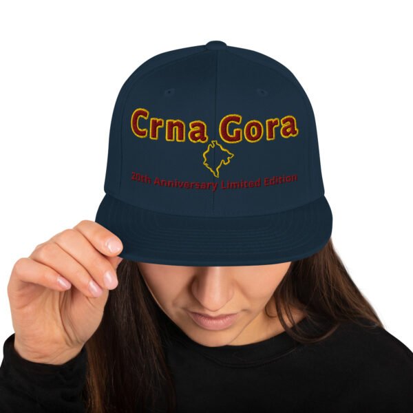 classic-snapback-dark-navy-front-69f94ec3b0235.jpg Atractiva gorra Snapback - Crna Gora 20th Anniversary Limited Edition