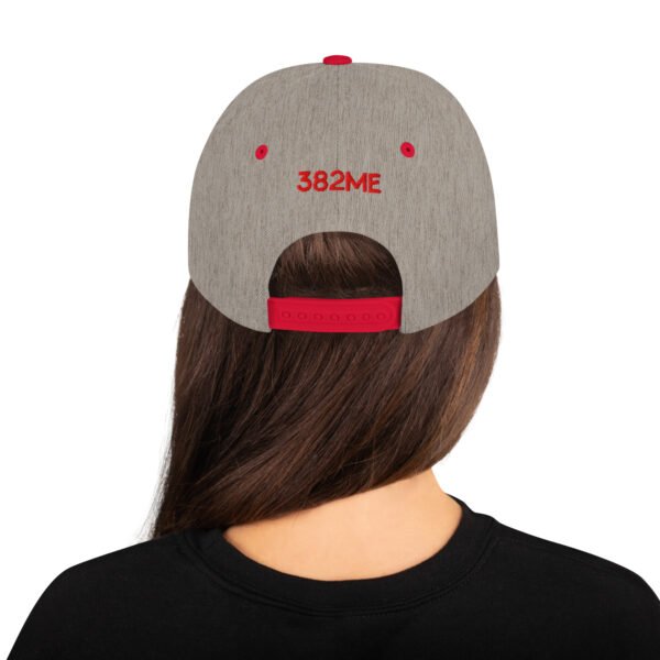 classic-snapback-heather-grey-red-back-69f94ec3b7cc9.jpg Atractiva gorra Snapback - Crna Gora 20th Anniversary Limited Edition